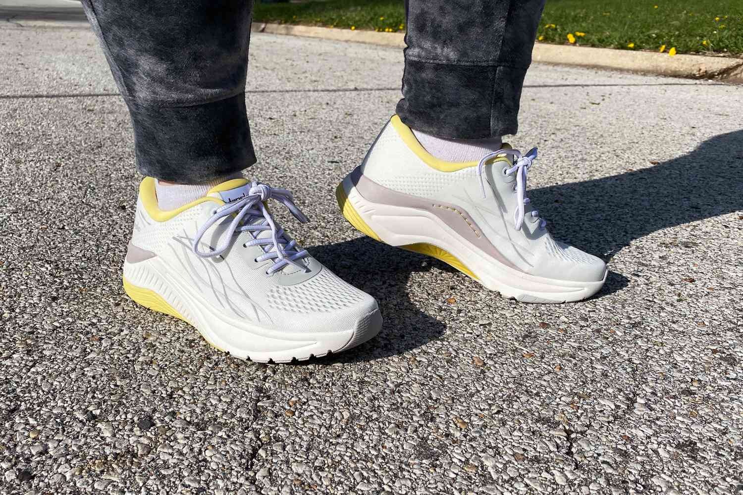 Best men’s running shoes for flat feet: Comfort and Combined缩略图
