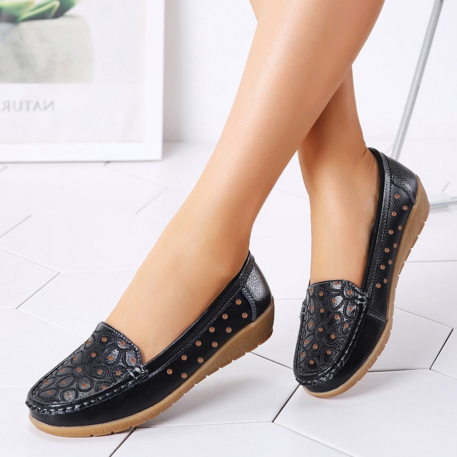 Flat summer shoes